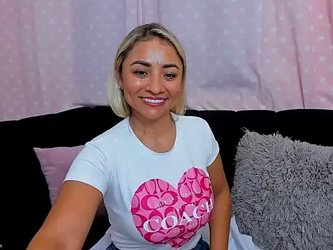 milf_bigass_'s Stripchat show and profile