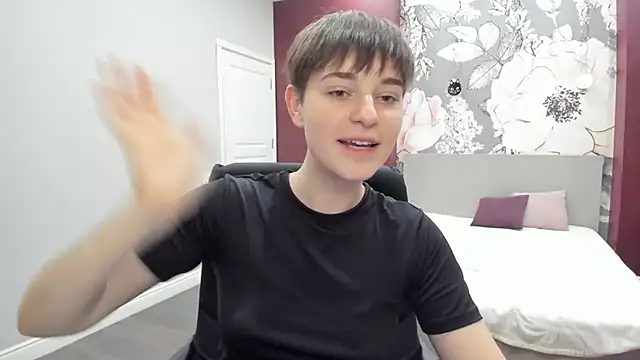 EmiliaYours live sex cam