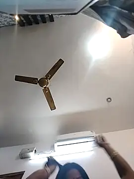 Cute-Janvi20 live sex cam