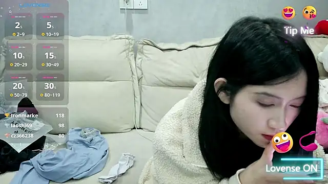 xiaoLI-2025 live sex cam