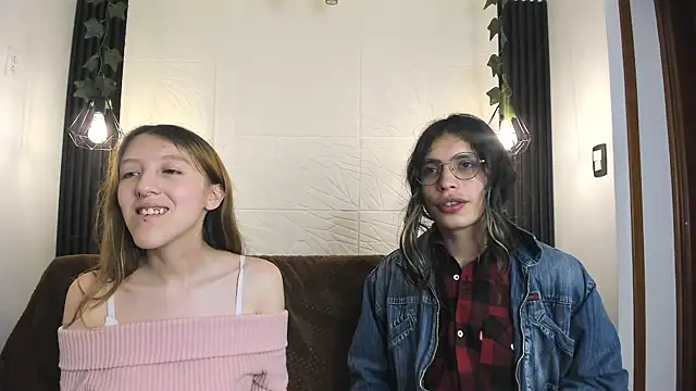 BRIAR_AND_BLAIR live sex cam