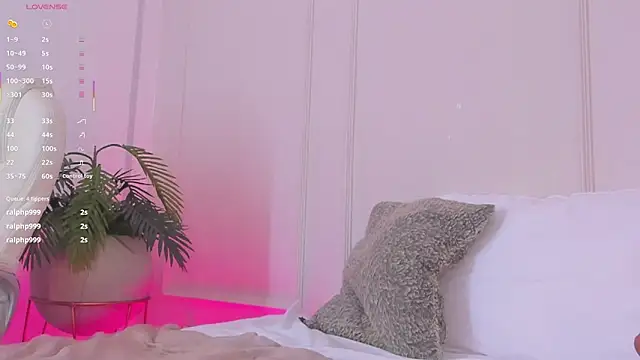 Mariapettit live sex cam