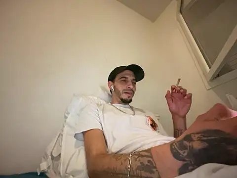 Rebeu313 live sex cam