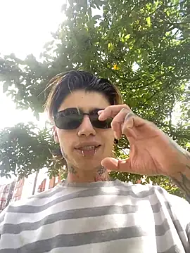 AcidMilo live sex cam