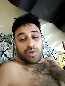ITZ_GURU live sex cam
