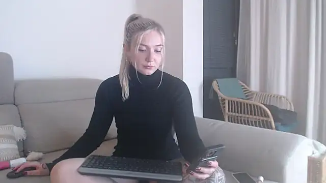 tattoobbgirl live sex cam