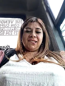 Laura-Hernandez live sex cam