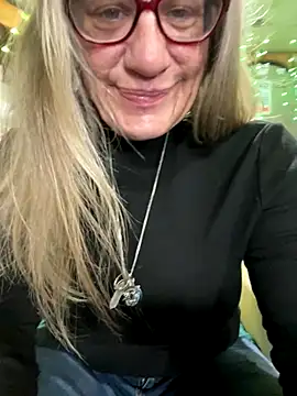 TrenaAnne live sex cam