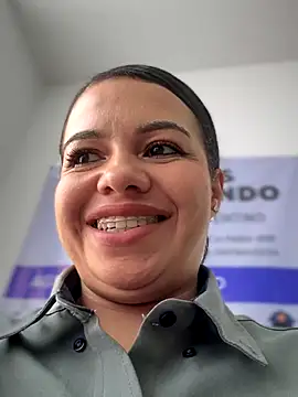 Ariana-07 live sex cam