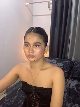 AngelHille live sex cam