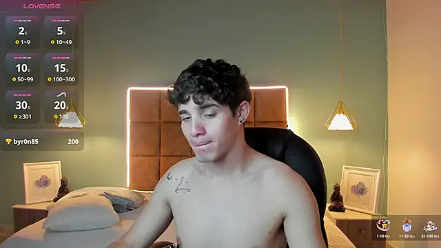 AlejooTwink live sex cam
