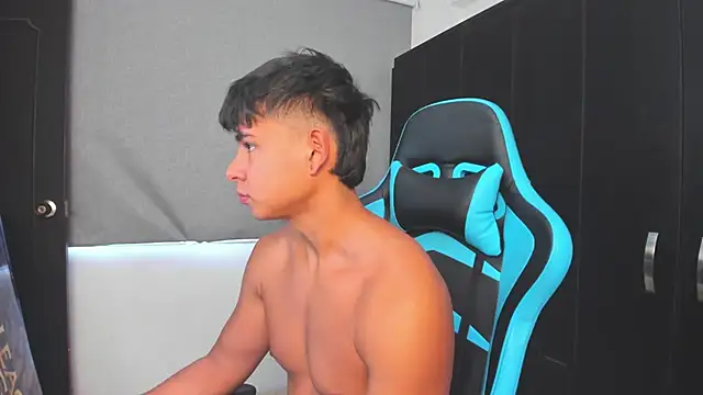 Bray_Kevin live sex cam