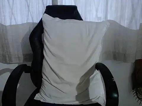 Apollo_21 live sex cam