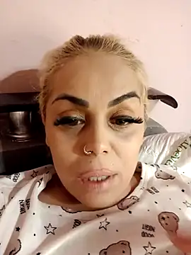 izauri2025 live sex cam