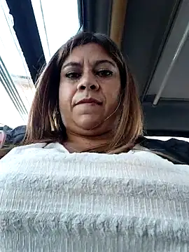 Laura-Hernandez live sex cam