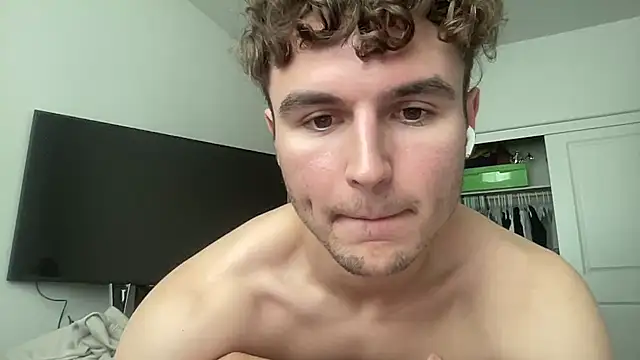 ryan_28747 live sex cam
