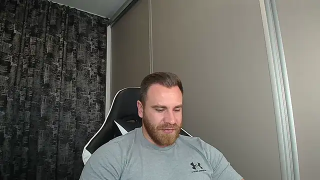 Thori92's Stripchat show and profile