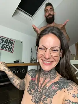 BrownieyQueen live sex cam