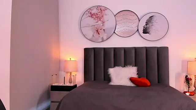 SaharaGarcia__'s Stripchat show and profile