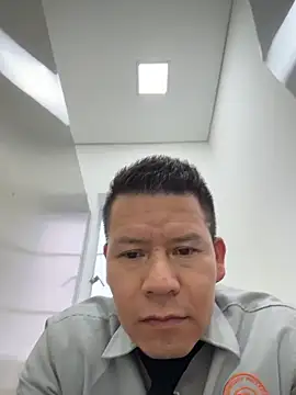 Manu0586 live sex cam