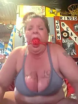 YOURWIFEY live sex cam