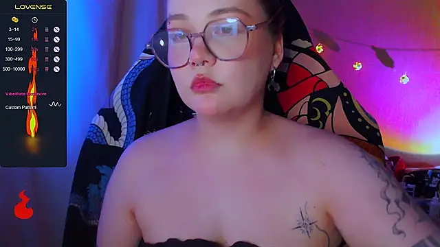 lala_loulou_land's Stripchat show and profile