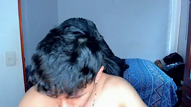 Tommy_Bred's Stripchat show and profile