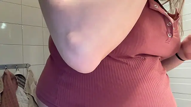 cumwithmee3's Stripchat show and profile