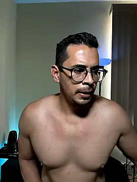 towers_j's Stripchat show and profile