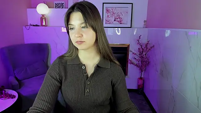 ElizaMild's Stripchat show and profile