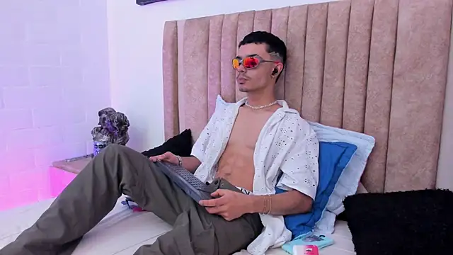 Timothe_Evans live sex cam