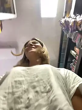 Andrea_19blonde live sex cam