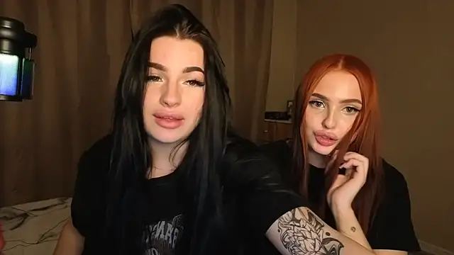 LisaAndDenis live sex cam