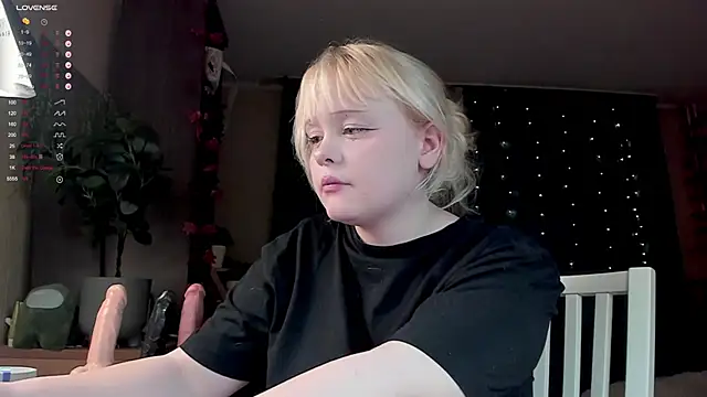 LisaLaas live sex cam