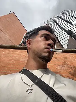 Leonardmoppet live sex cam