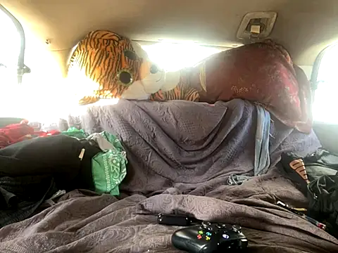 SlimeCrownzOut5 live sex cam