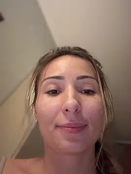 LetsFunKARINA live sex cam