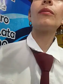 Alysson-- live sex cam