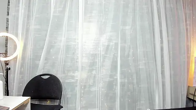 KatieGomez live sex cam