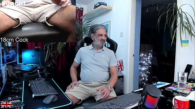 OnlineBossUK live sex cam