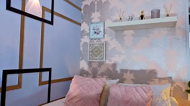 CharlotteGraay live sex cam