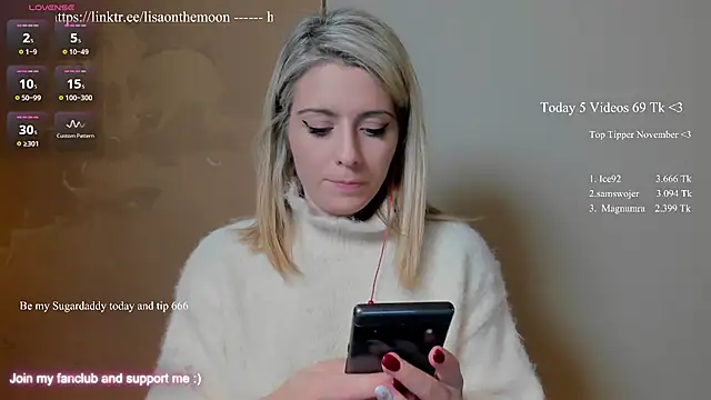 Lisaonthemoon live sex cam