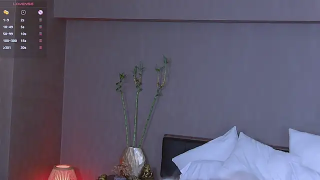 OndinaNoir live sex cam