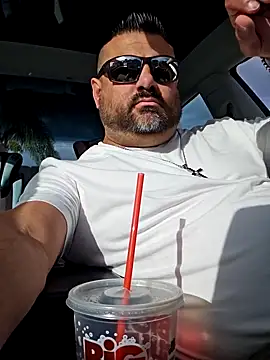 Roddog18 live sex cam