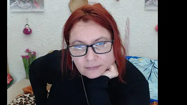 PlayfullMature live sex cam