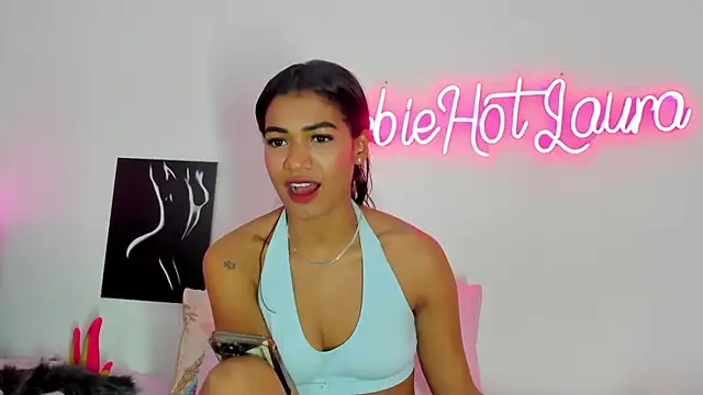 BarbieHotLaura live sex cam