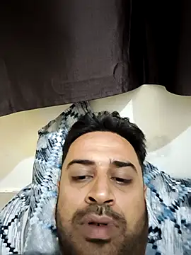 ITZ_GURU live sex cam