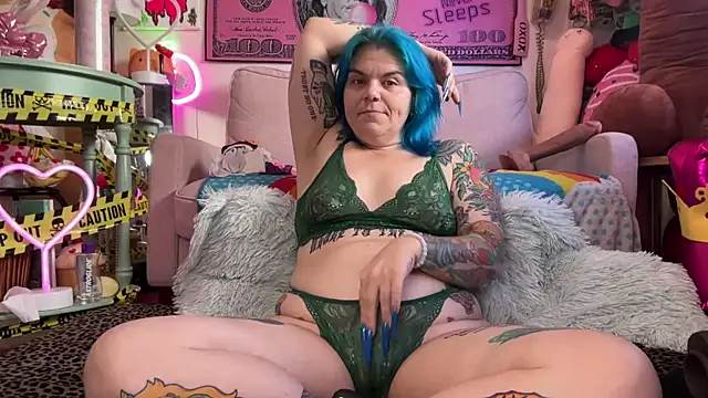 CherryBombBomb live sex cam