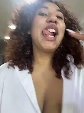 lauraltt live sex cam