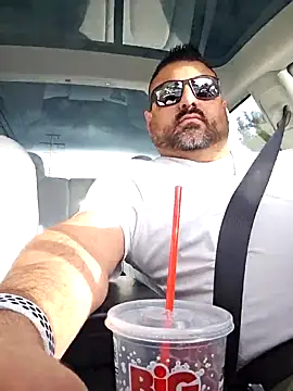 Roddog18 live sex cam